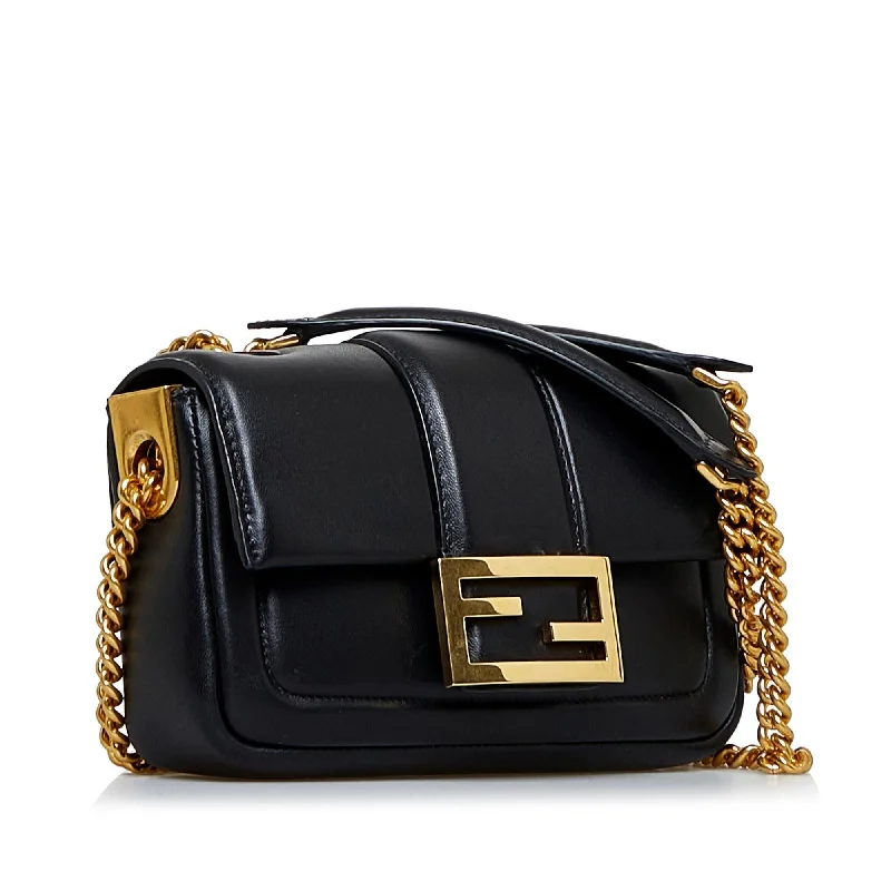 Fendi crossbody bags with a woven leather strap for a unique texture and visual appealFendi Mini Baguette Chain Bag (SHG-oIRSHU)