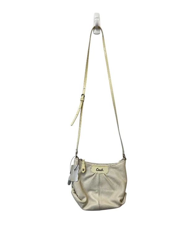 Coach bags with a zippered interior pocket for separating itemsCrossbody By Coach, Size: Small