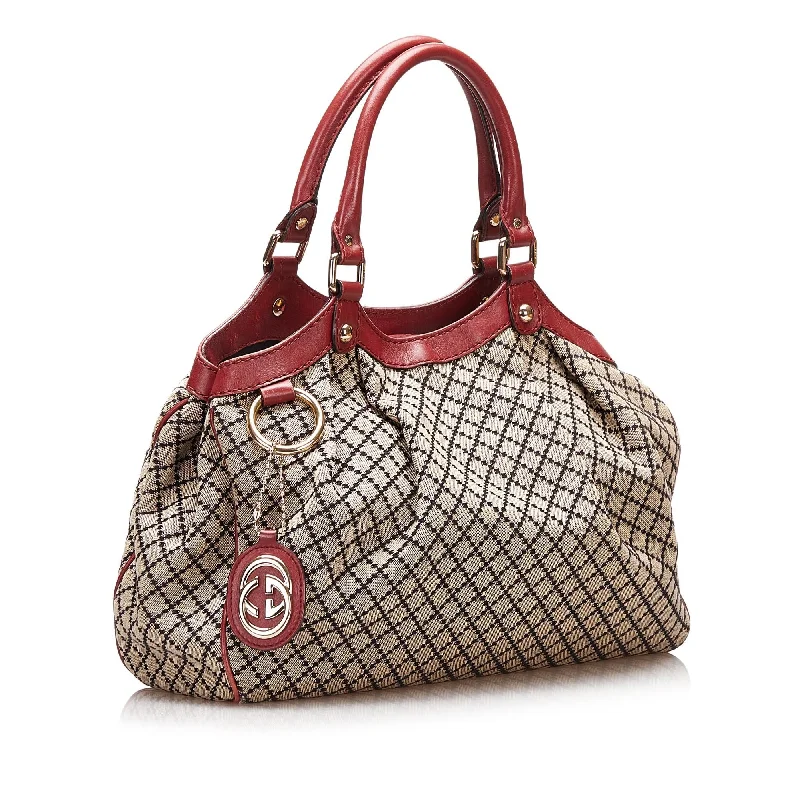 Gucci tote bags for women with a printed Gucci logoGucci Diamante Sukey (35486)