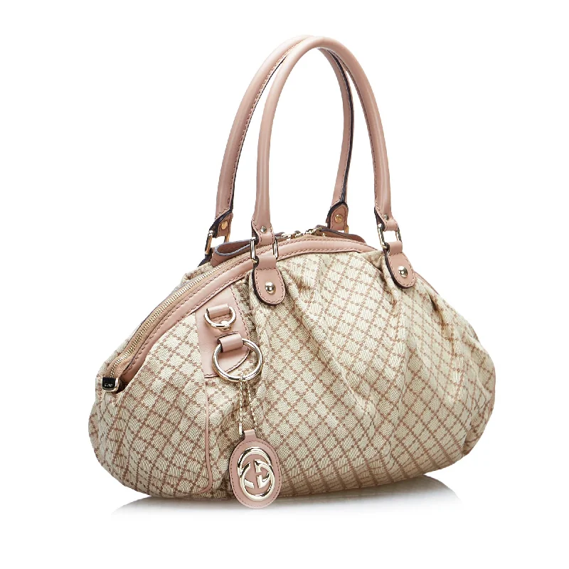 Ladies Gucci Dionysus bags with a star - shaped charmGucci Diamante Sukey (rusUAN)