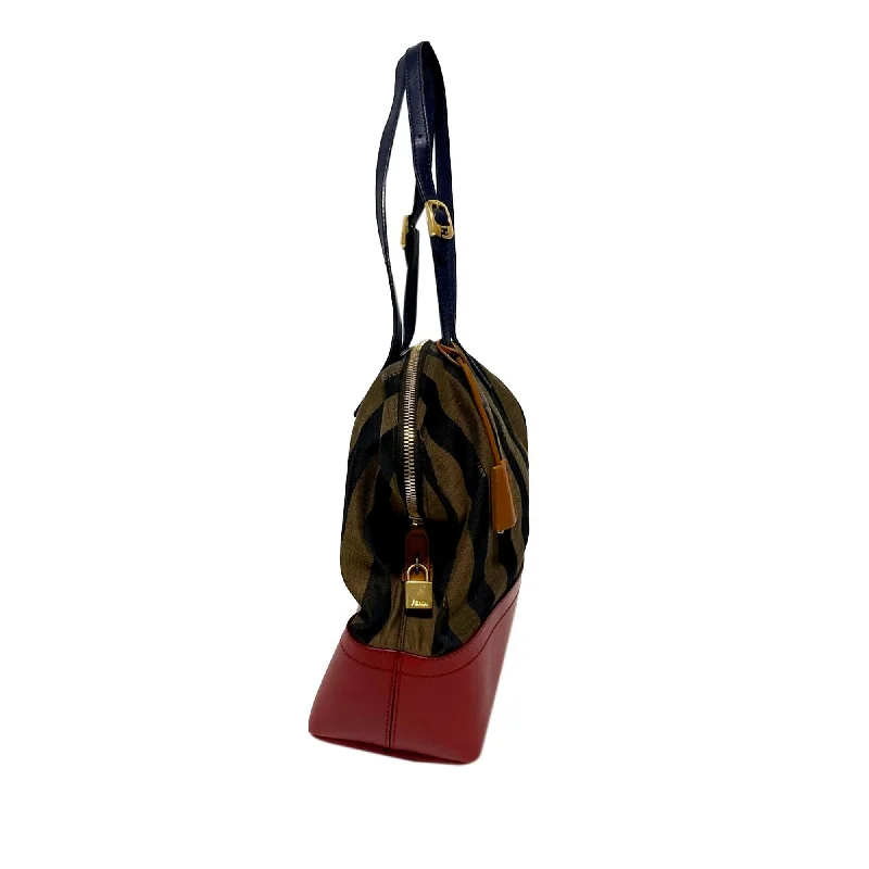 Ladies Fendi shoulder bags with a detachable phone stand for hands - free viewingFendi Pequin 2bag (SHG-36067)