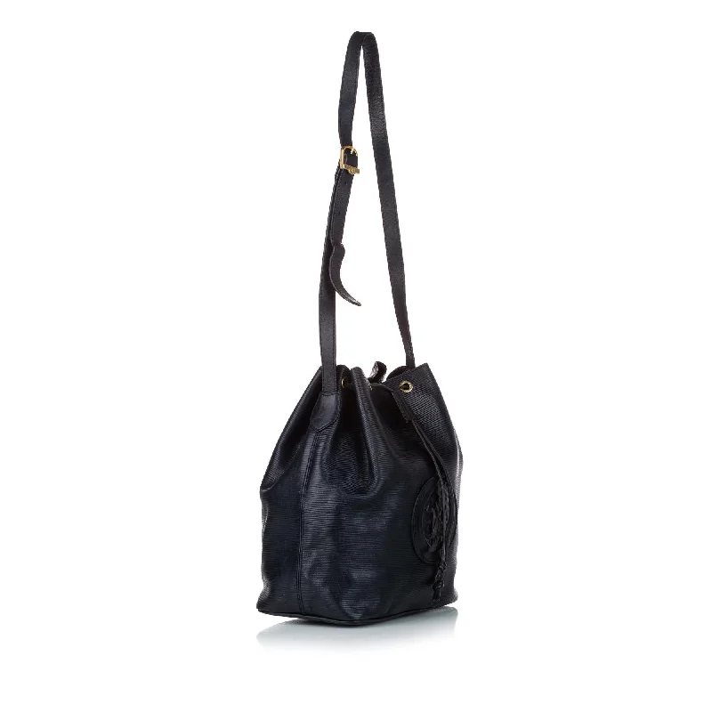 Fendi handbags with a biodegradable leather alternative for an eco - conscious choiceFendi Mon Tresor Leather Bucket Bag (SHG-30890)