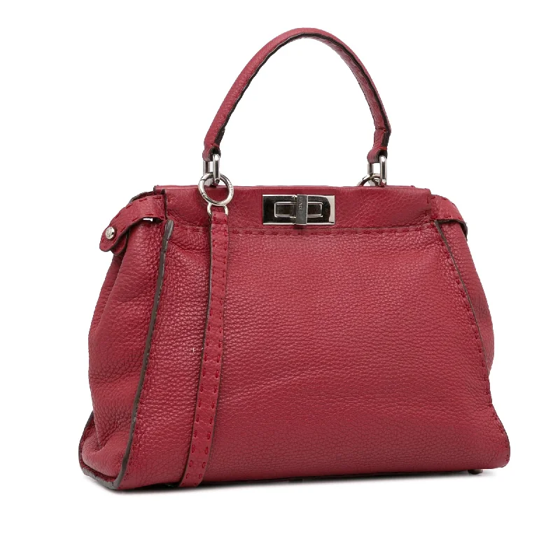 Fendi tote bags with a spacious interior and multiple pockets for daily essentialsFendi Medium Peekaboo Selleria (SHG-wxhI68)