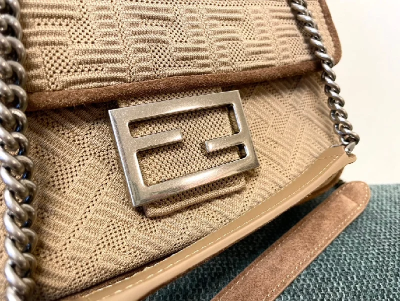 Fendi backpacks with a multi - pocket organization for better functionalityFendi Midi Baguette Chain Bag