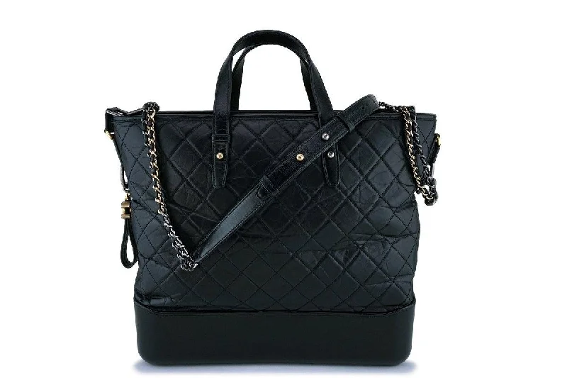 Chanel Lightweight Handbag for Daily Errands17A Chanel Black Large Gabrielle Tote Bag